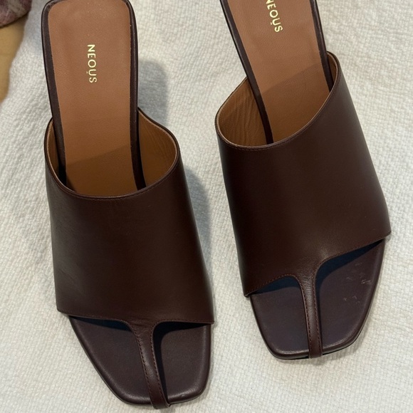 Neous Shoes - NWOB NEOUS JUMEL MULE PUMP SZ 37;